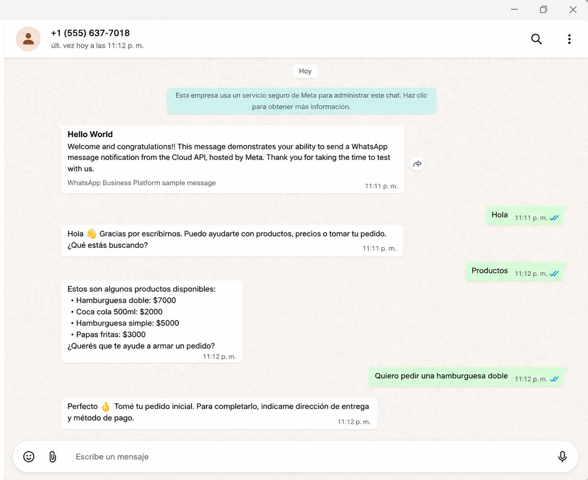 Chat del bot de WhatsApp respondiendo consultas de clientes